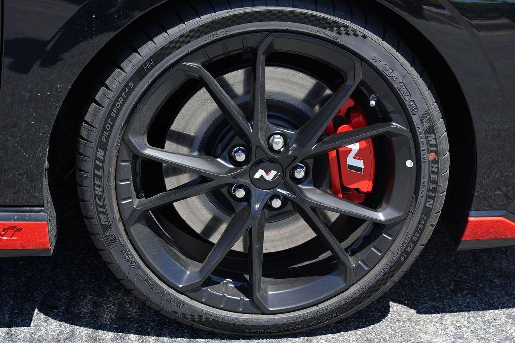 New 2026 Abyss Black Hyundai Base image 6
