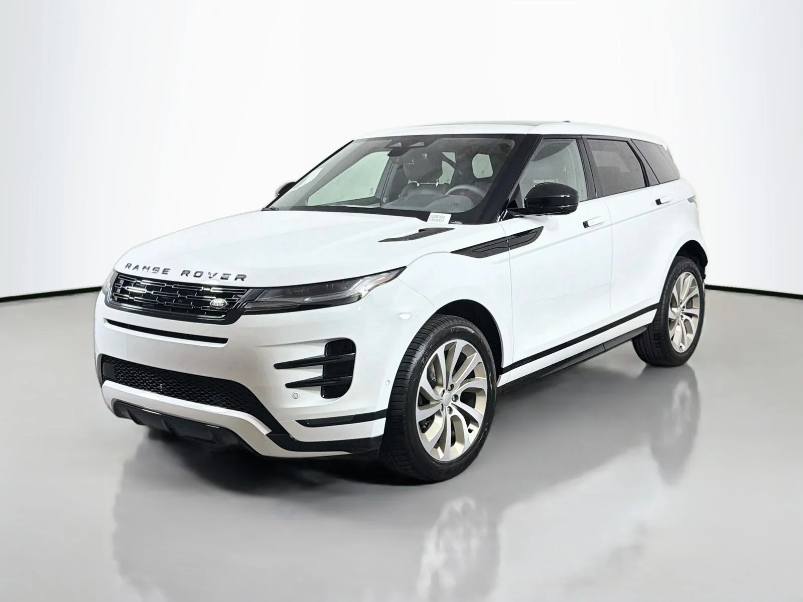 New 2026 Fuji White Land Rover Hoxton Edition image 1