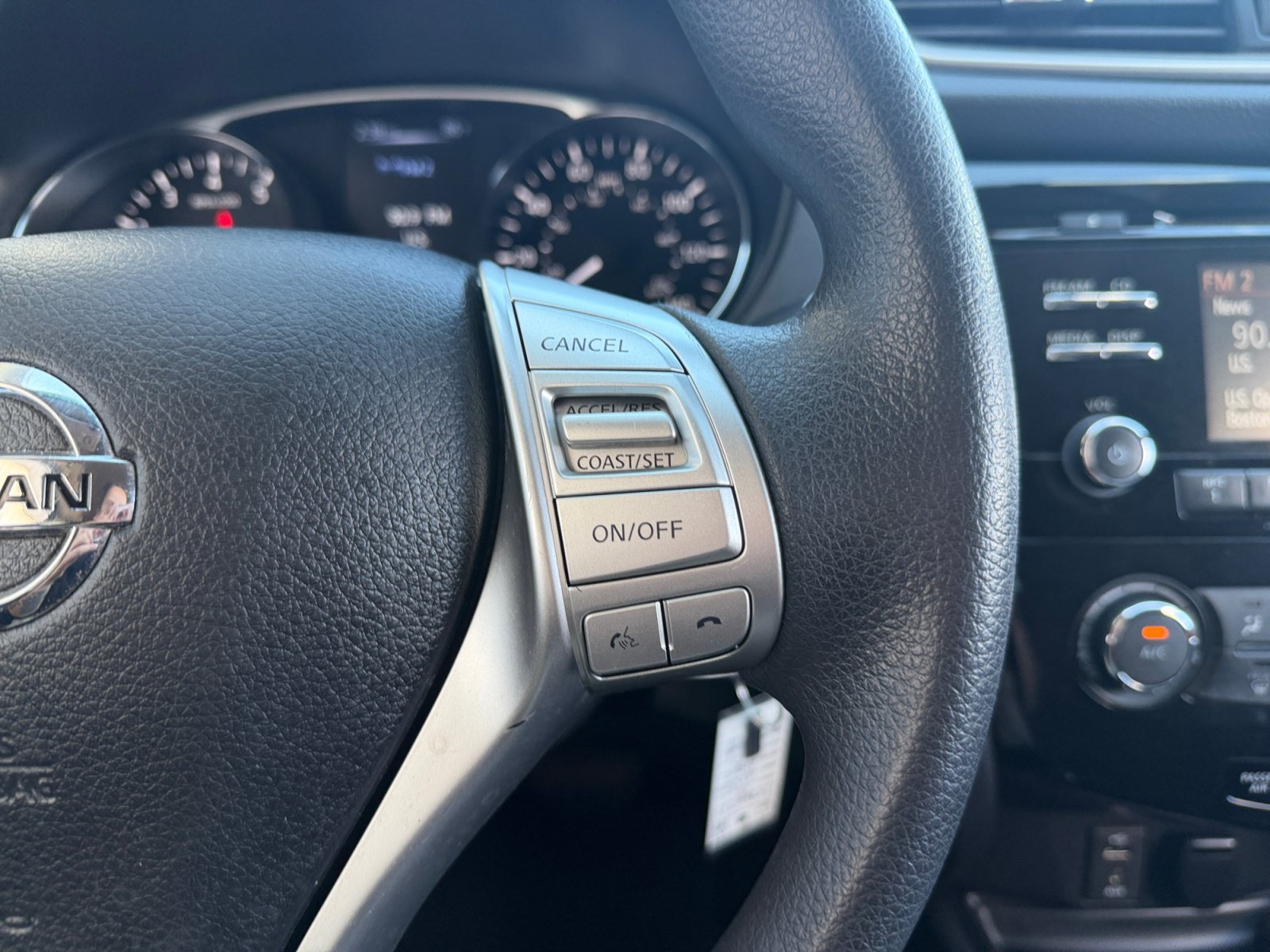 Used 2014 Saharan Sun Nissan S image 12