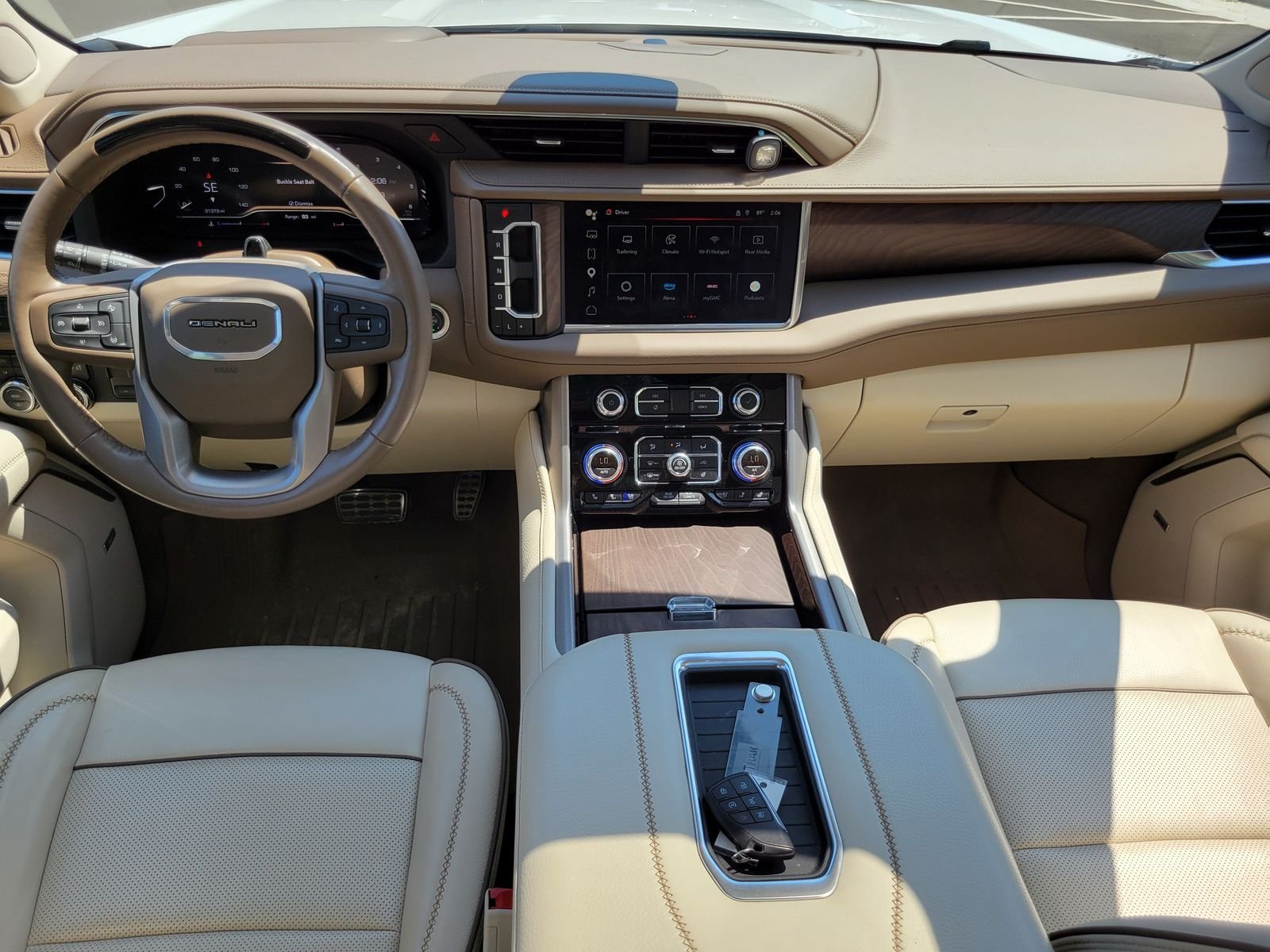 Used 2024 White GMC Denali image 27