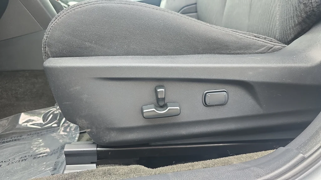 Used 2012  Subaru 2.5i image 17