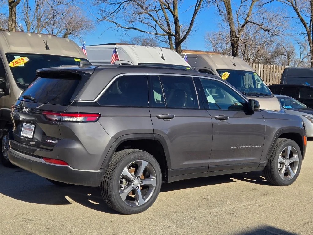 New 2026 Baltic Gray Metallic Clearcoat Jeep Limited image 10