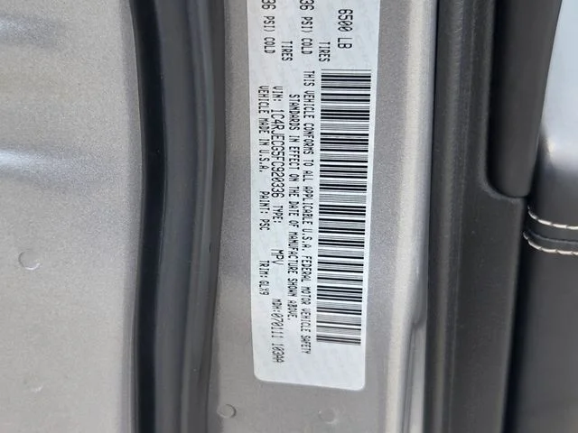Used 2015 Silver Jeep Overland image 33