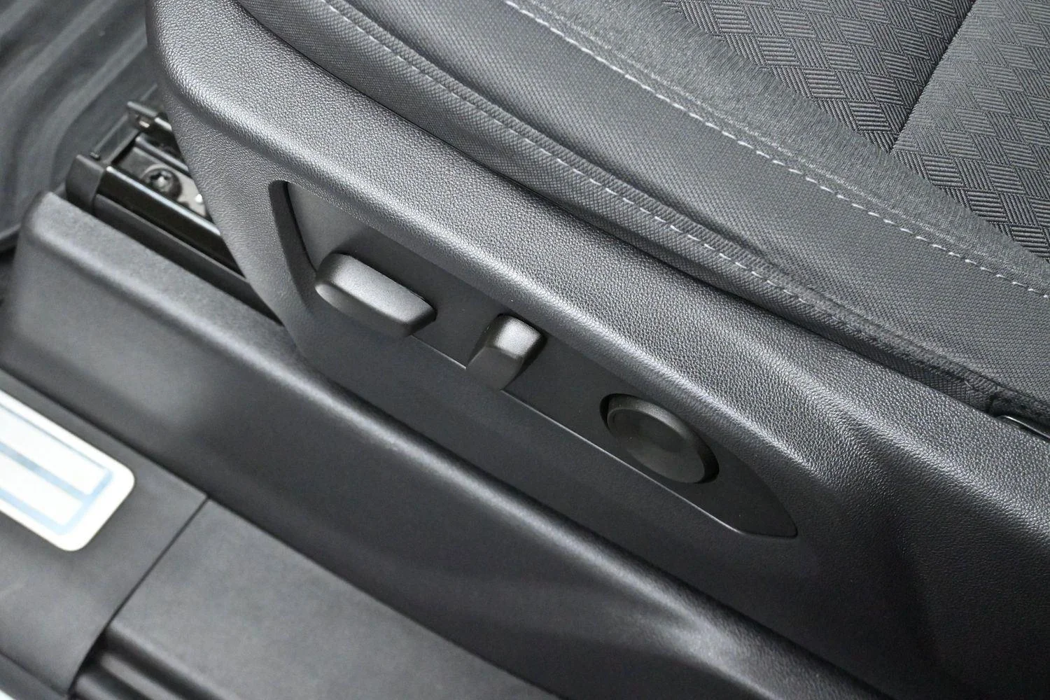 Used 2023 Summit White Chevrolet RST image 14