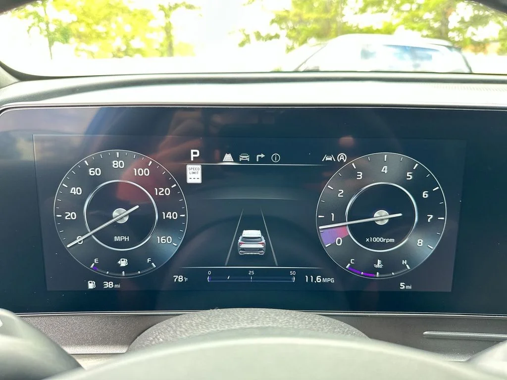 Used 2024 White Kia X-Pro Prestige image 36
