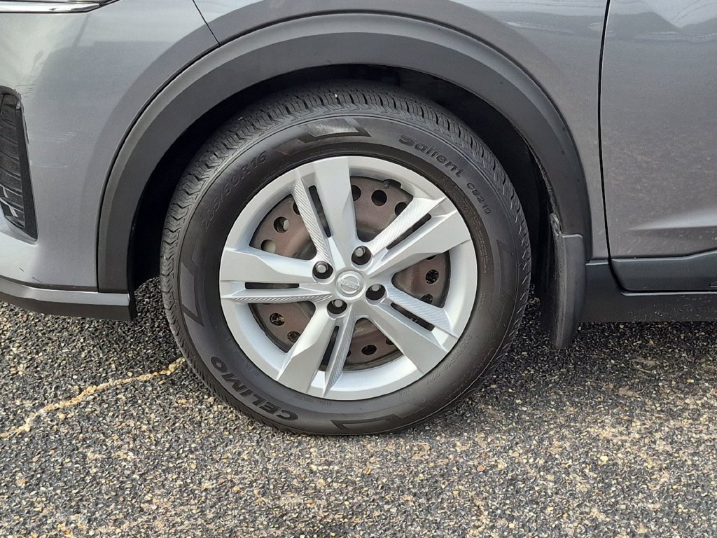 Used 2021 Gray Nissan S image 11