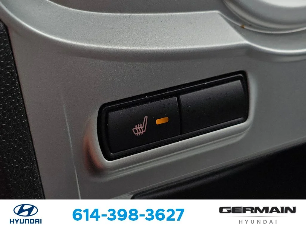 Used 2019 Gray Ford SE image 31