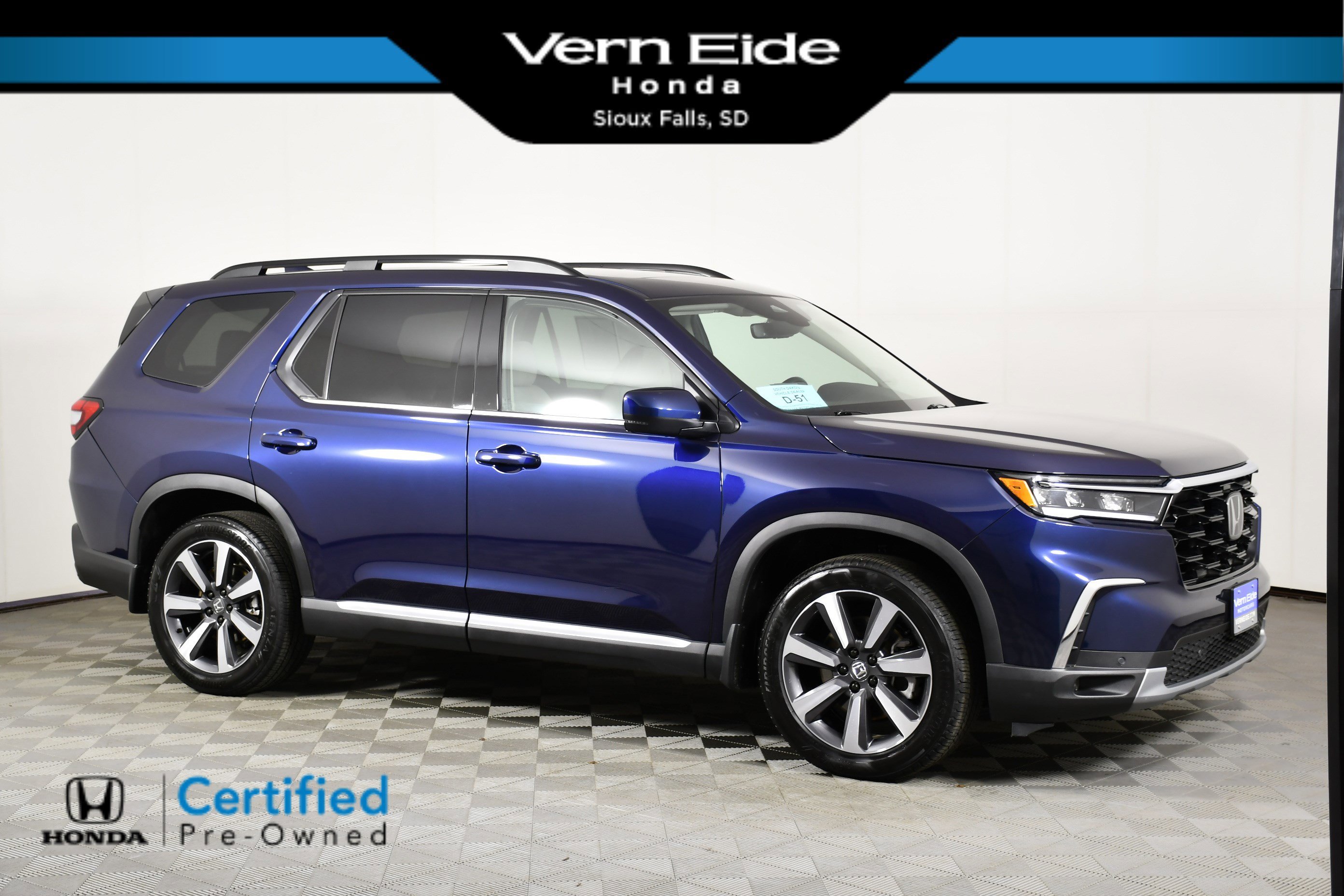 2025 Honda Pilot Touring AWD's photo