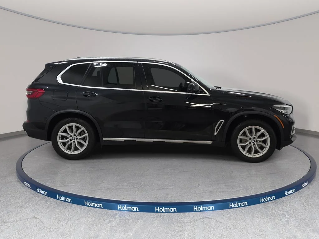 Used 2019 Black Sapphire Metallic BMW xDrive40i image 4