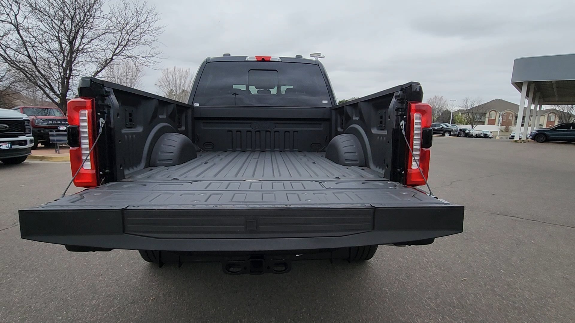 New 2026 Agate Black Metallic Ford LARIAT image 39