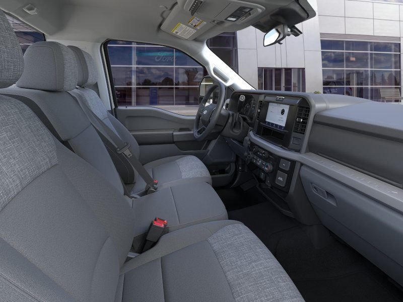 New 2026 Oxford White Ford XLT image 13