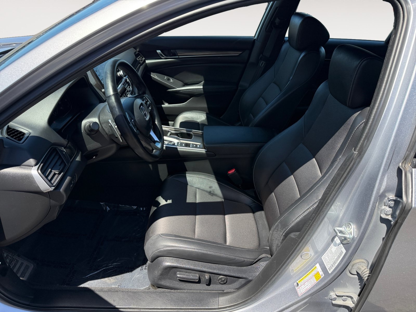 Used 2022 Lunar Silver Metallic Honda Sport image 10