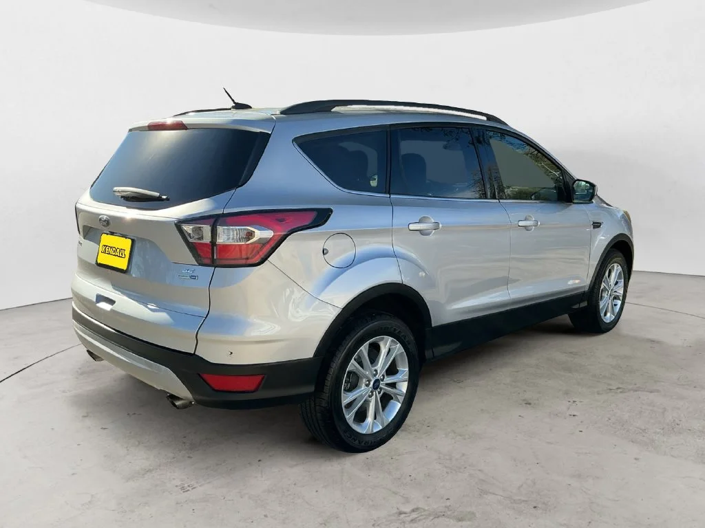 Used 2018 Silver Ford SE image 5