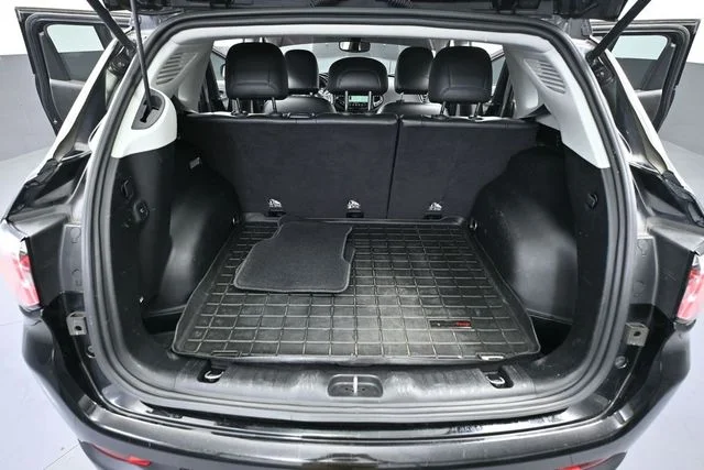 Used 2017 Black Jeep Limited image 35