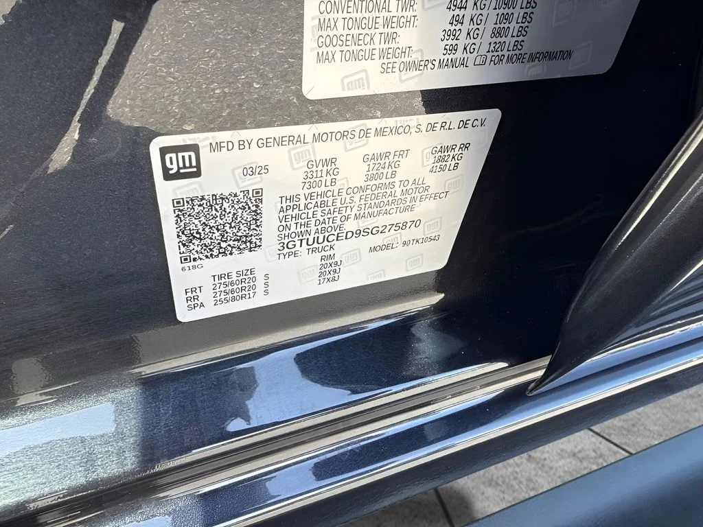 Used 2025 Silver GMC Elevation image 21