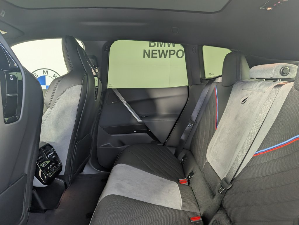 Used 2026 Black BMW xDrive60 image 13
