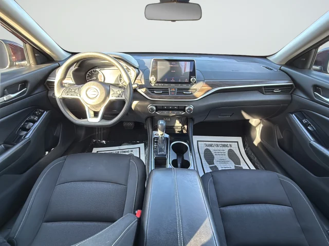 Used 2023 Red Nissan 2.5 SV image 9