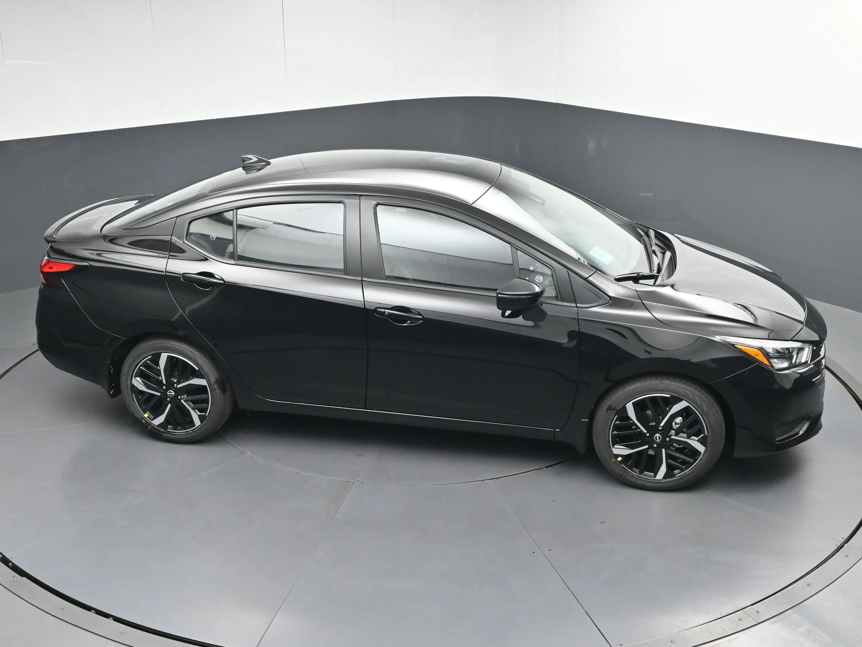 Used 2025 Super Black Nissan SR image 31