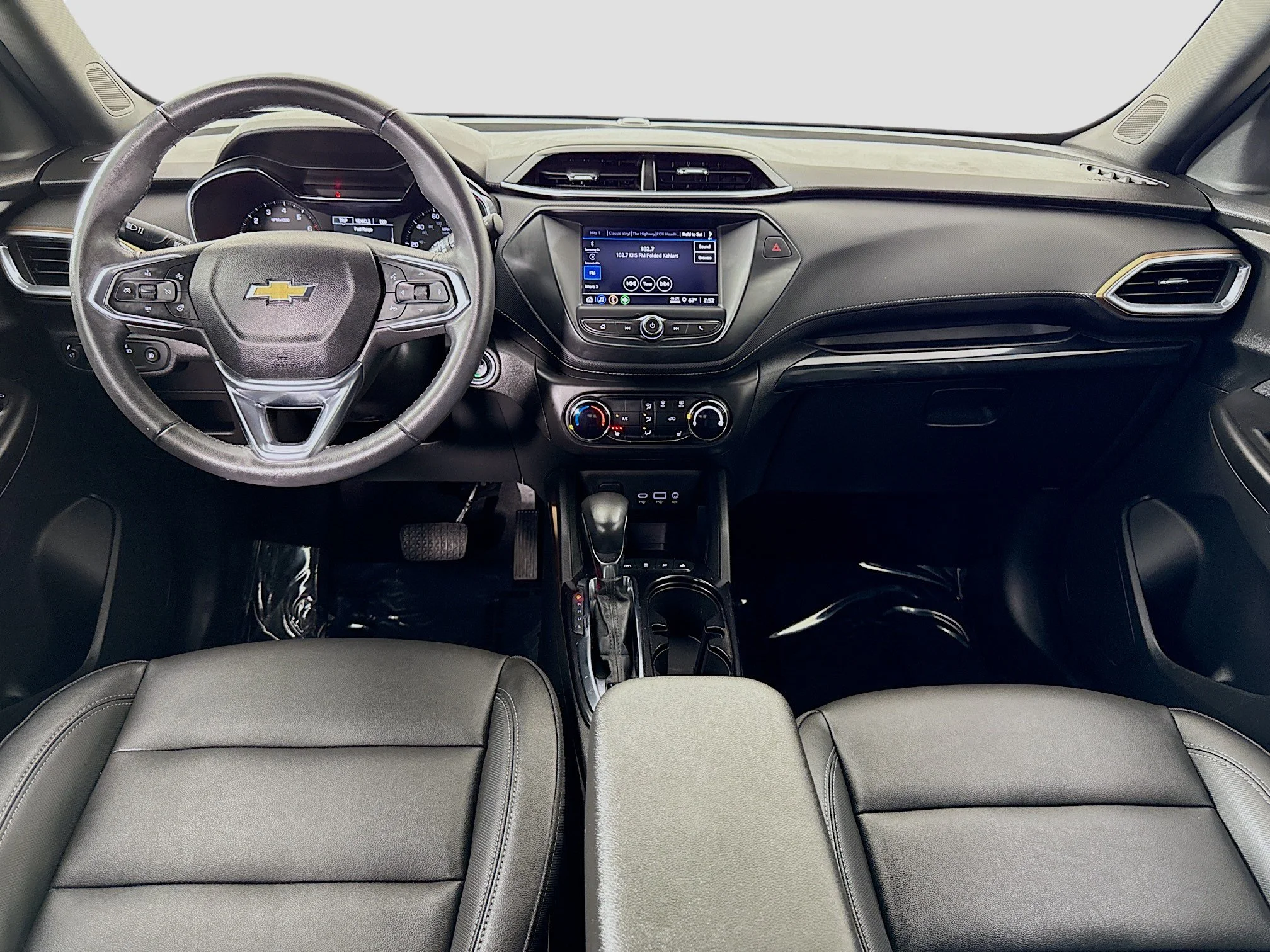 Used 2023 Summit White Chevrolet ACTIV image 25