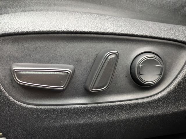Used 2022 Silver Toyota XLE Premium image 19