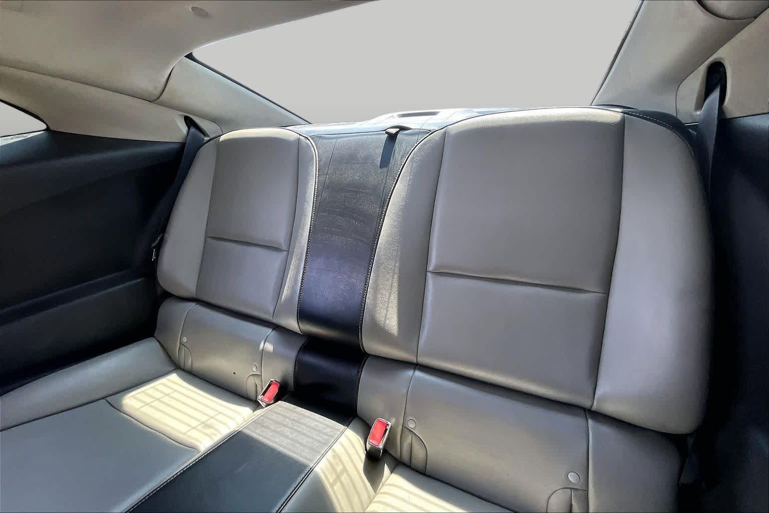 Used 2010 Cyber Gray Metallic Chevrolet 2LT image 18