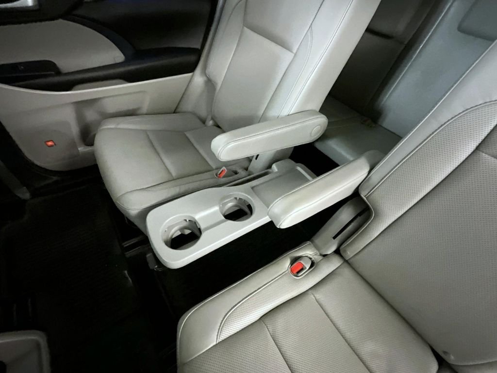 2016 Toyota Highlander Limited - Photo 21