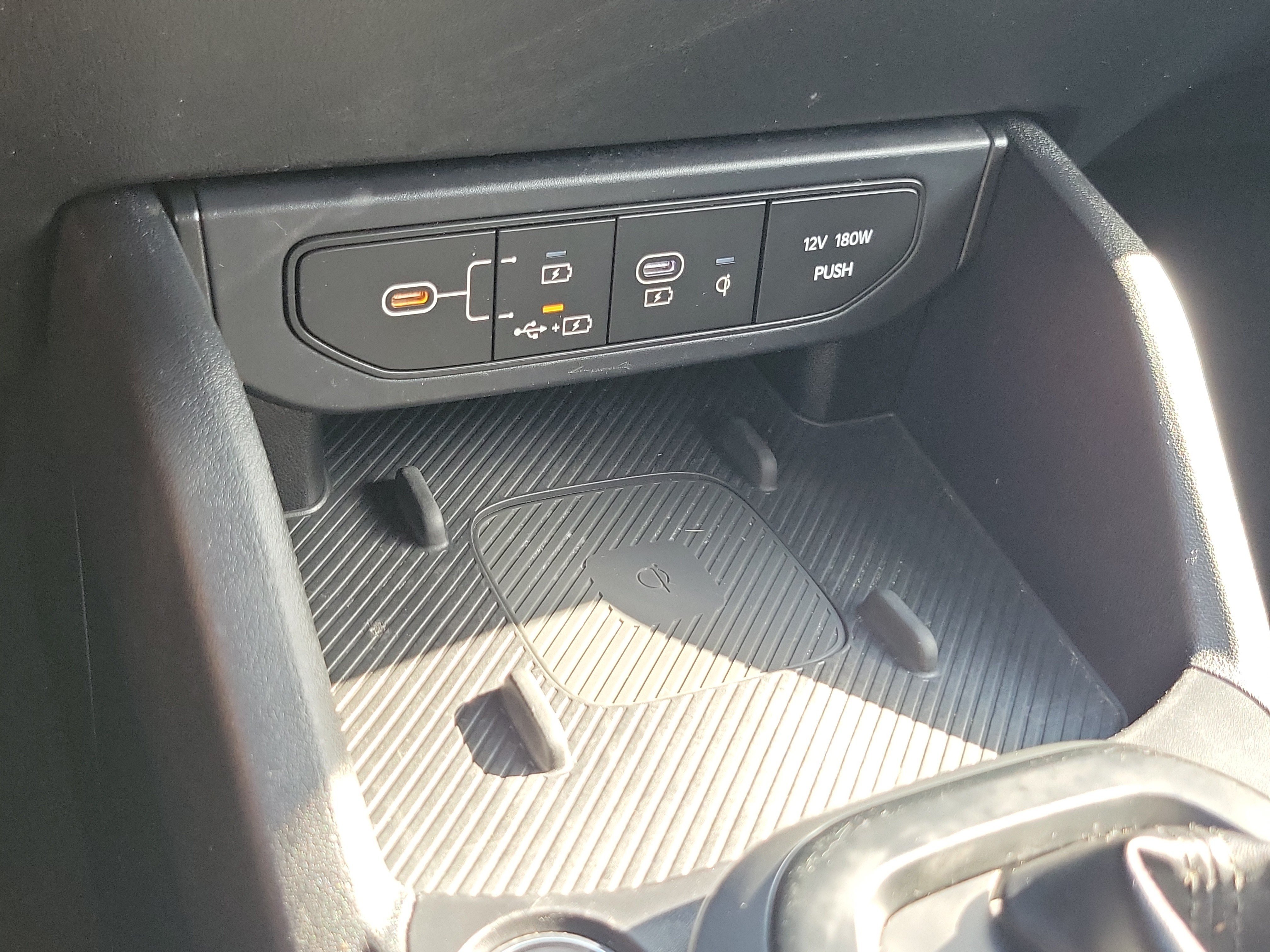 Certified Used 2025 Snow White Pearl Kia EX image 29
