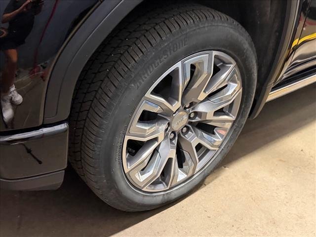 Used 2025 Onyx Black GMC Denali image 4
