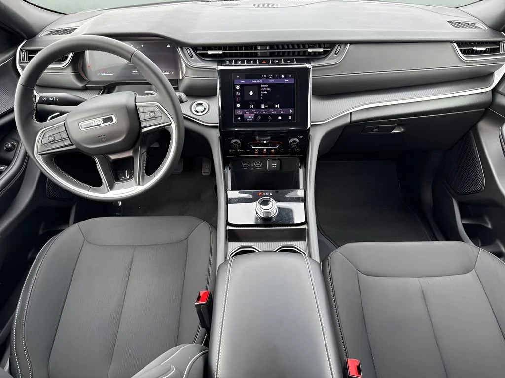 Used 2025 White Jeep Laredo X image 14