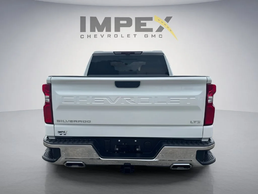 Used 2025 Summit White Chevrolet LTZ image 4
