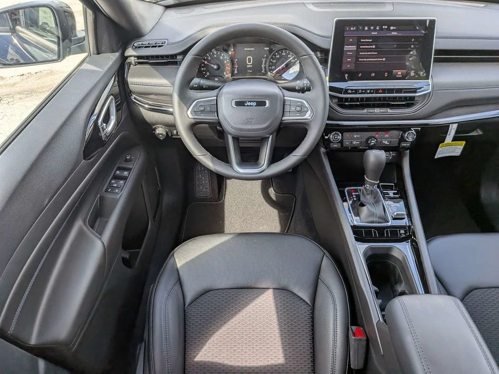New 2026 Fathom Blue Pearl Coat Jeep Latitude image 15