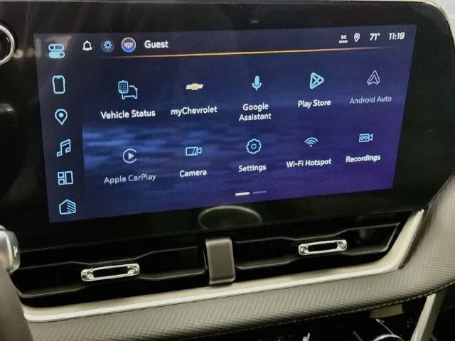 New 2027 Mosaic Black Metallic Chevrolet LT image 17