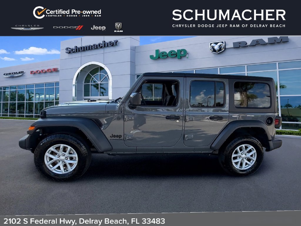 Used 2023 Gray Jeep Sport S image 4