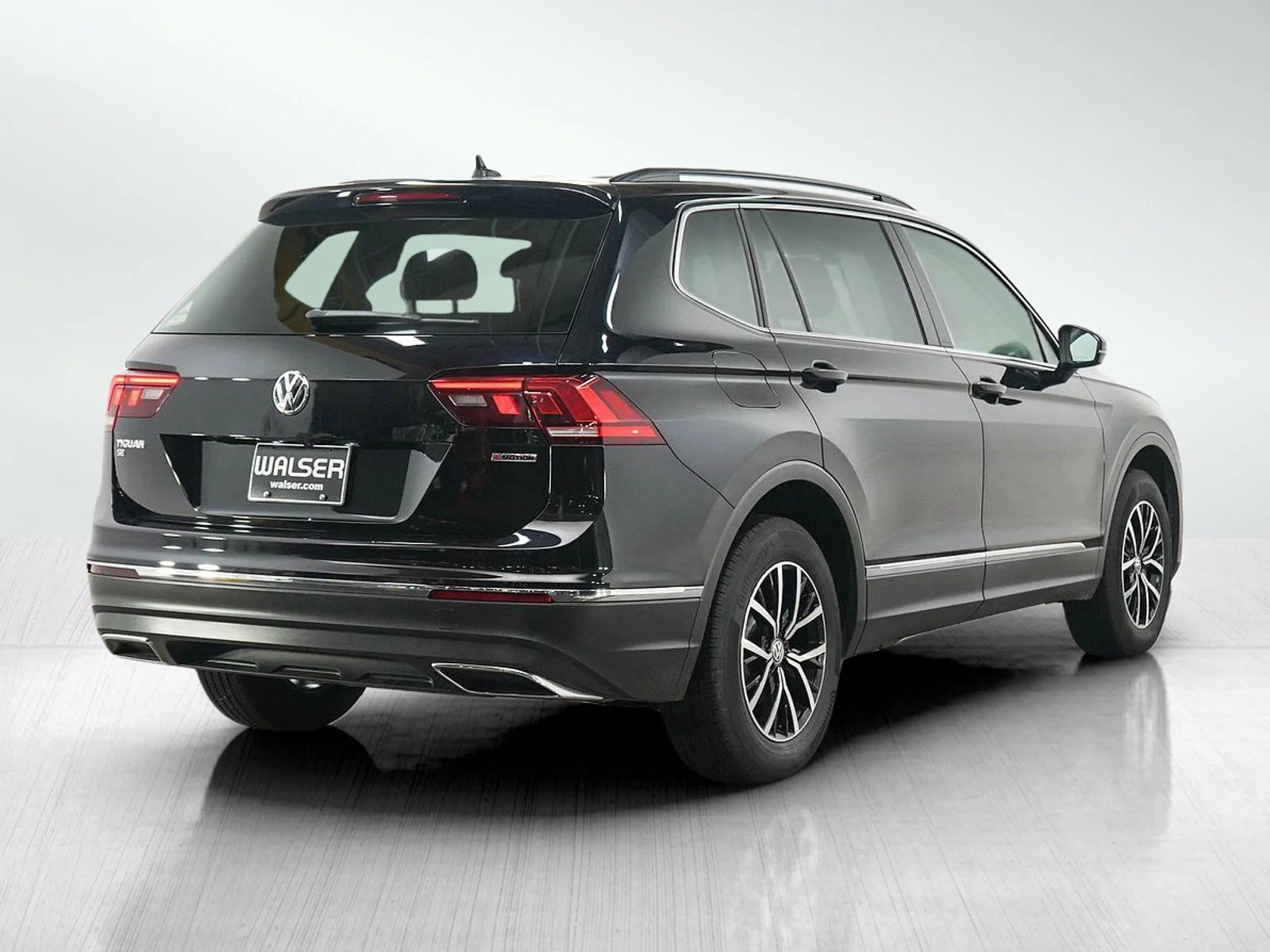 Used 2021  Volkswagen SE image 5