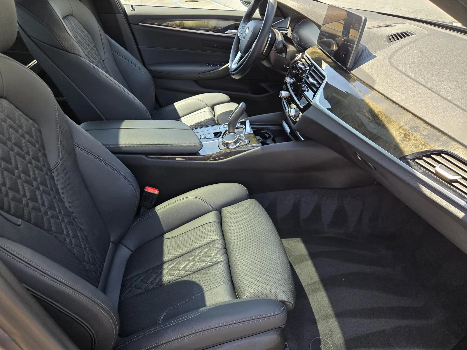 Used 2023 Skyscraper Gray Metallic BMW 530i Sedan image 31