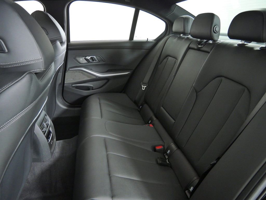 New 2026 Black Sapphire Metallic BMW 330i xDrive image 31
