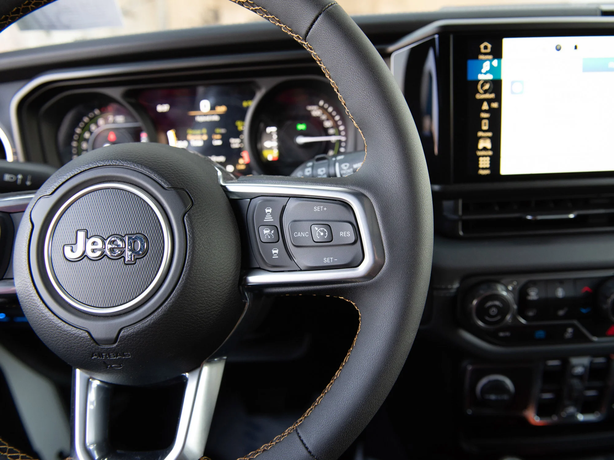 Used 2024 White Jeep Sahara* 4x4, Hybrid, Heated McKinley Leather, Dual Top Group image 12