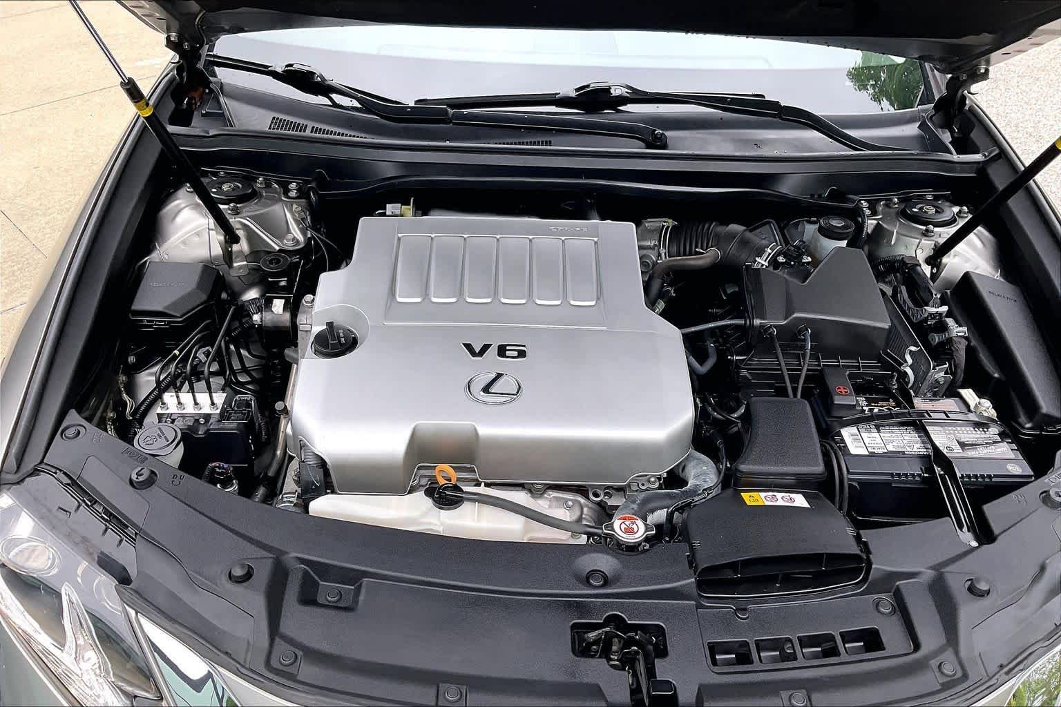 Used 2017 Atomic Silver Lexus  image 33