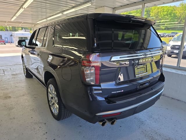 Used 2024 Gray Chevrolet High Country image 3