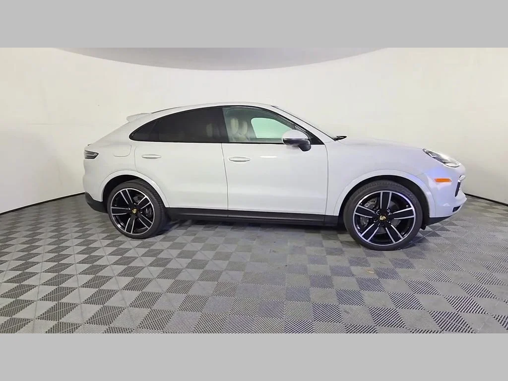Used 2023 Chalk Porsche Platinum Edition image 35