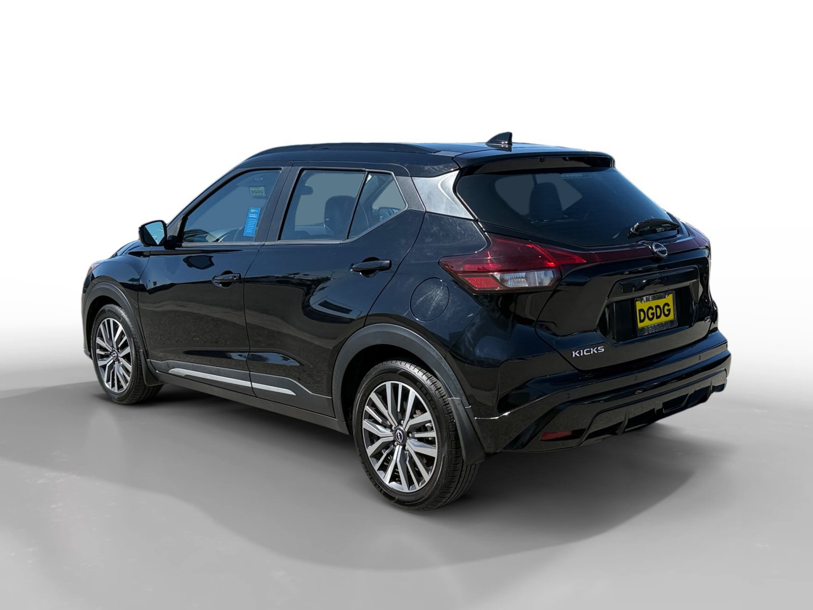 Used 2023 Super Black Nissan SR image 3
