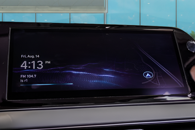 Certified Used 2025 White Hyundai SEL image 28