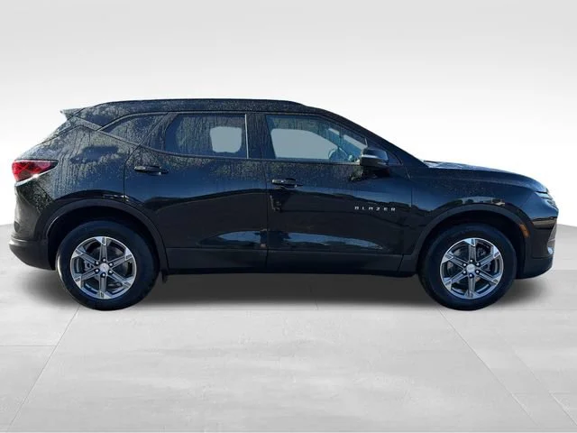 Used 2024 Black Chevrolet 3LT image 8