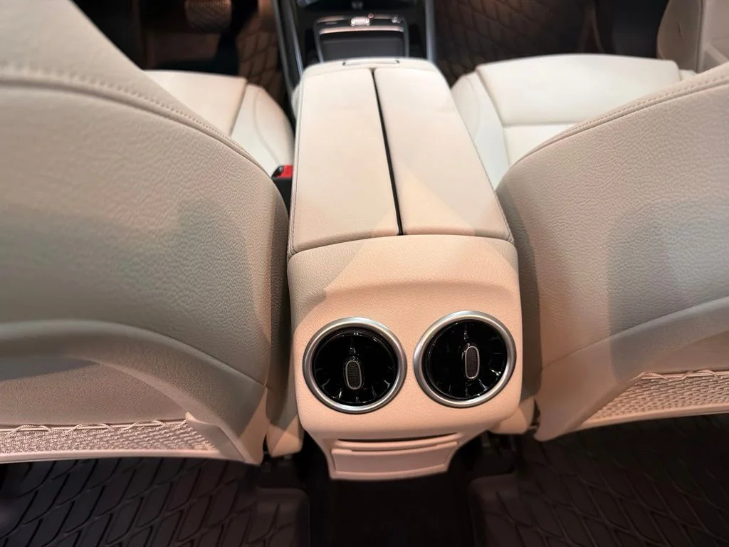 New 2026 White Mercedes-Benz GLB 250 image 22