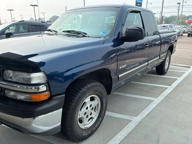 Used 1999 Indigo Blue Metallic Chevrolet LS image 2