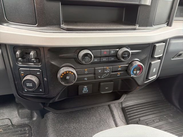 New 2026 Oxford White Ford F-350® XL image 13