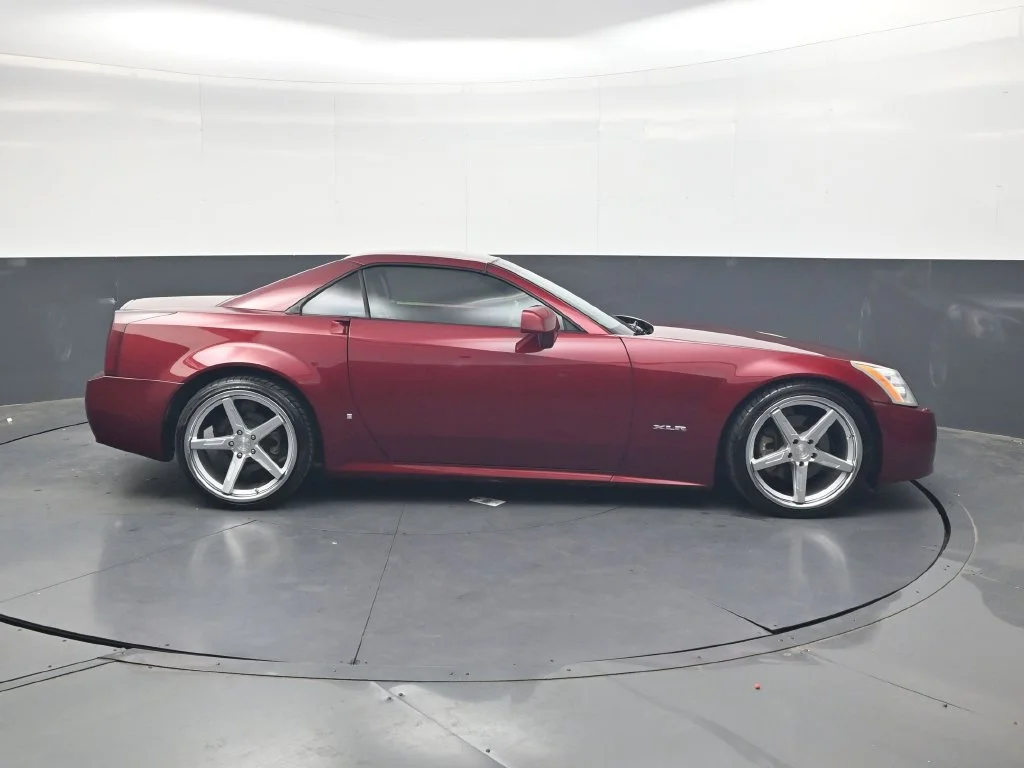 Used 2006 Red Cadillac Base image 3
