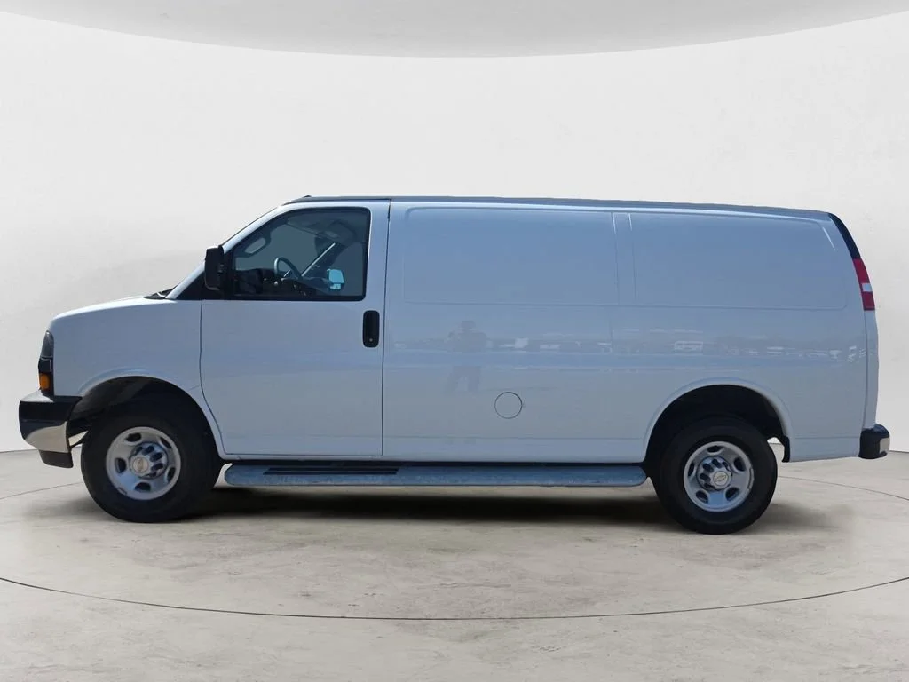 Used 2024 Summit White Chevrolet WT image 2