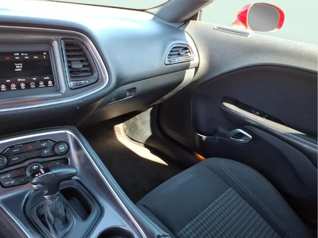Used 2018 Red Dodge SXT image 21