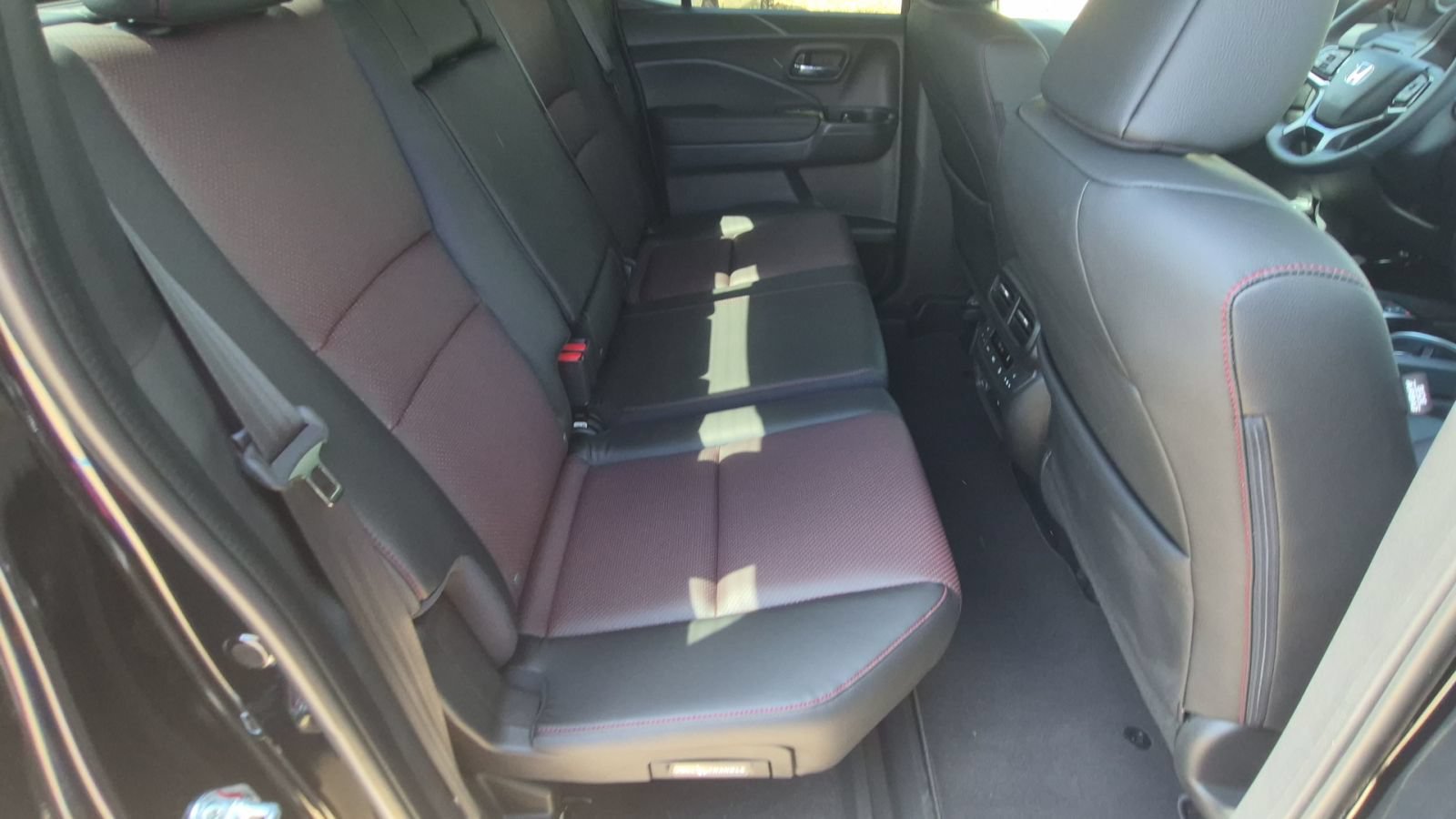 2026 Honda Ridgeline Black Edition - Photo 30
